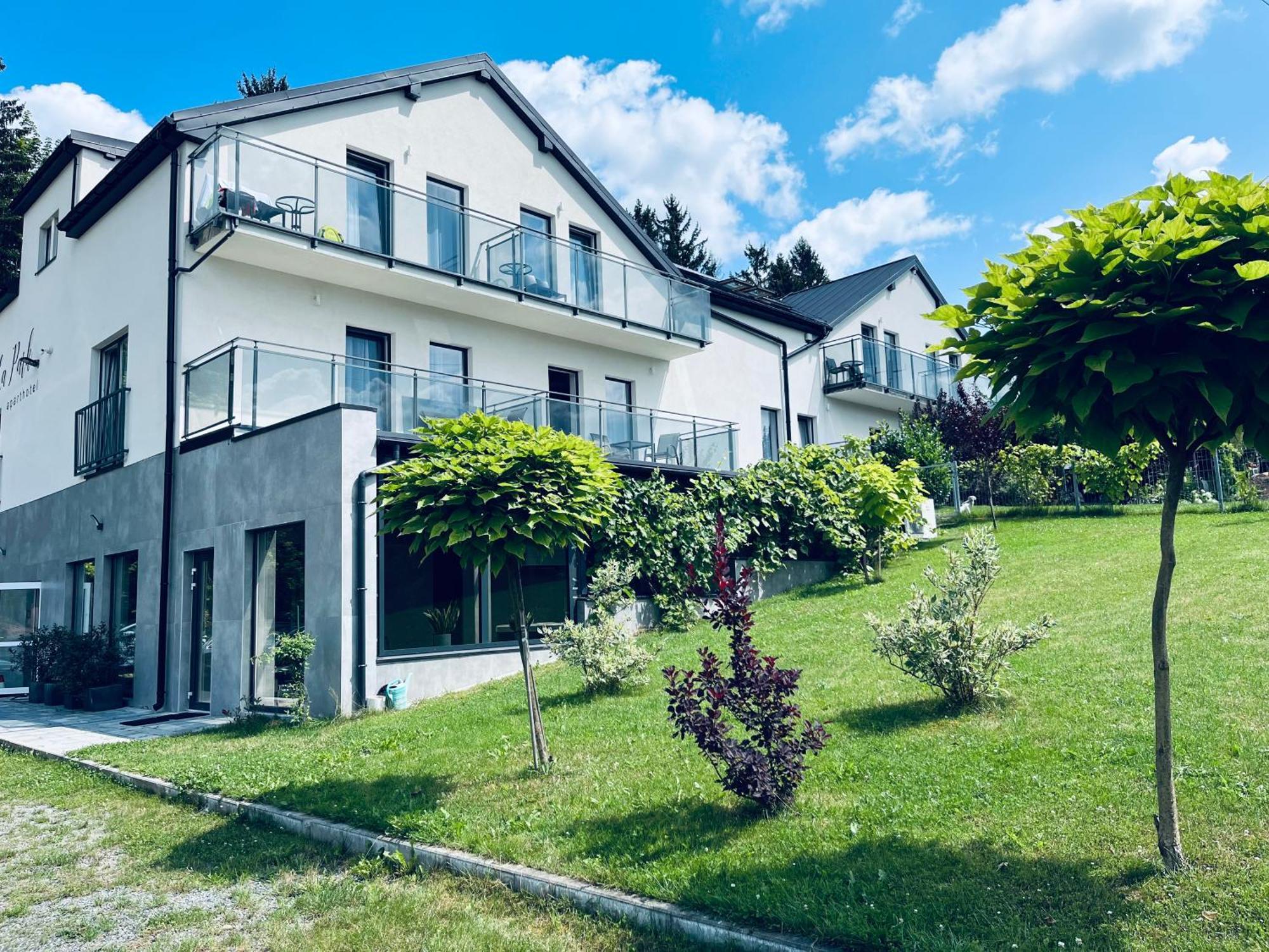 La Park Aparthotel Kudowa-Zdrój Extérieur photo