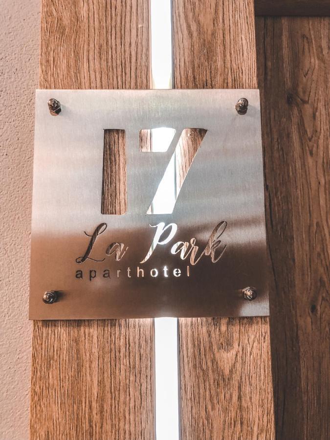 La Park Aparthotel Kudowa-Zdrój Extérieur photo