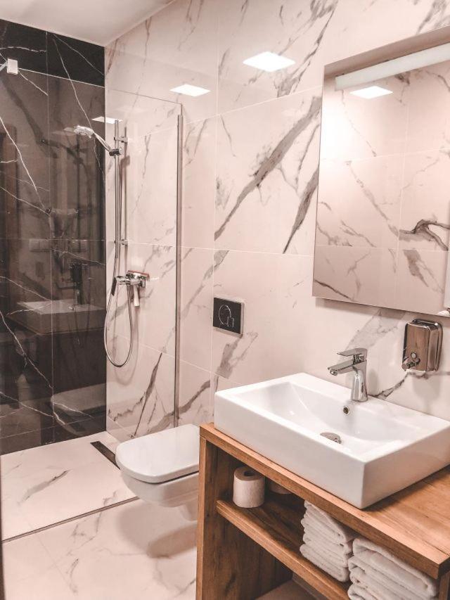 La Park Aparthotel Kudowa-Zdrój Extérieur photo